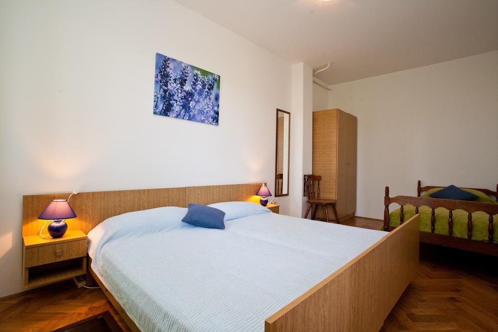 Apartment Milka A4 Krk Town Buitenkant foto